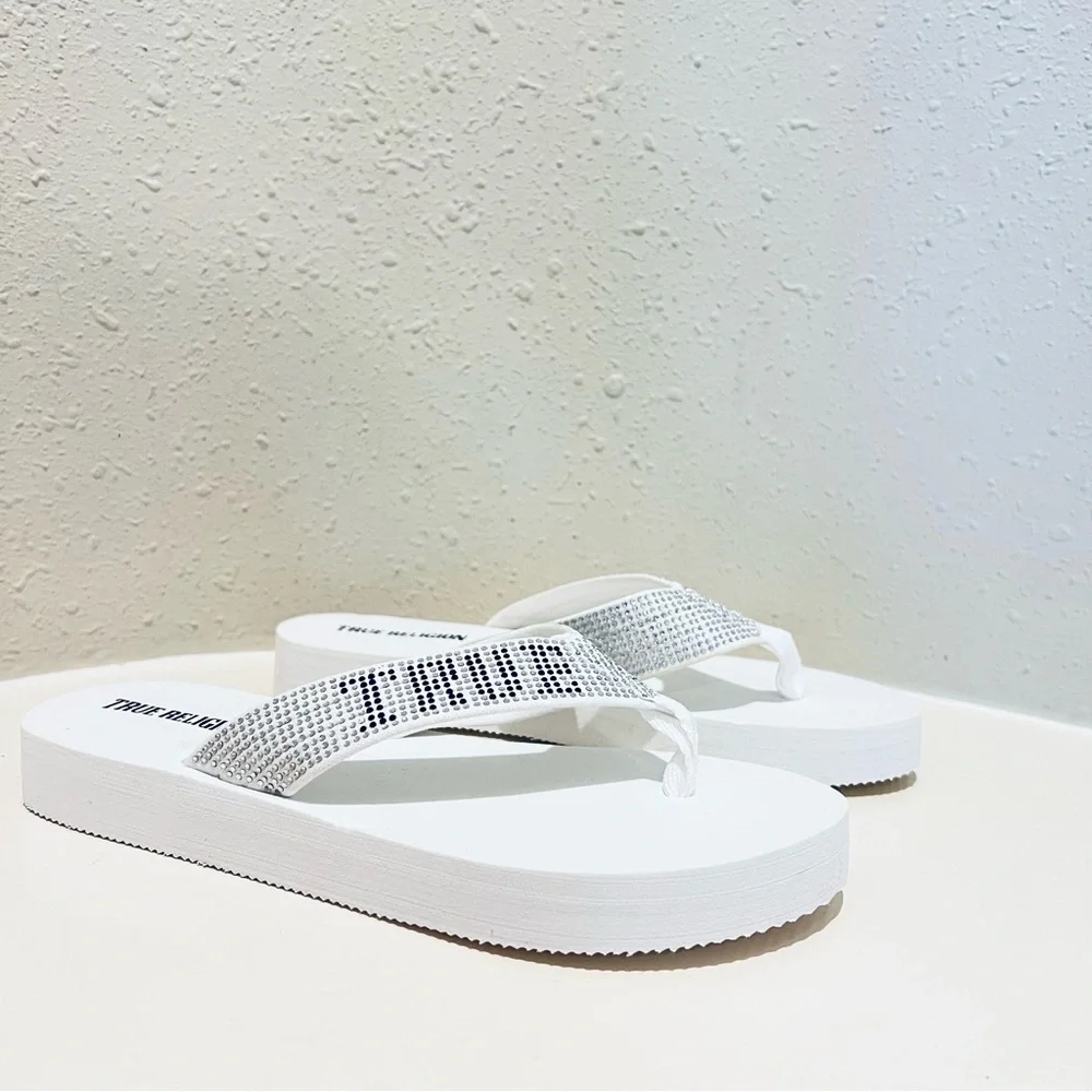 True Religion Rhinestone Logo White Women’s Slides Size 8 NWT